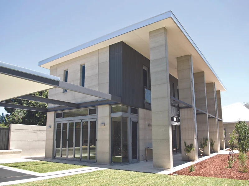 Savundra House