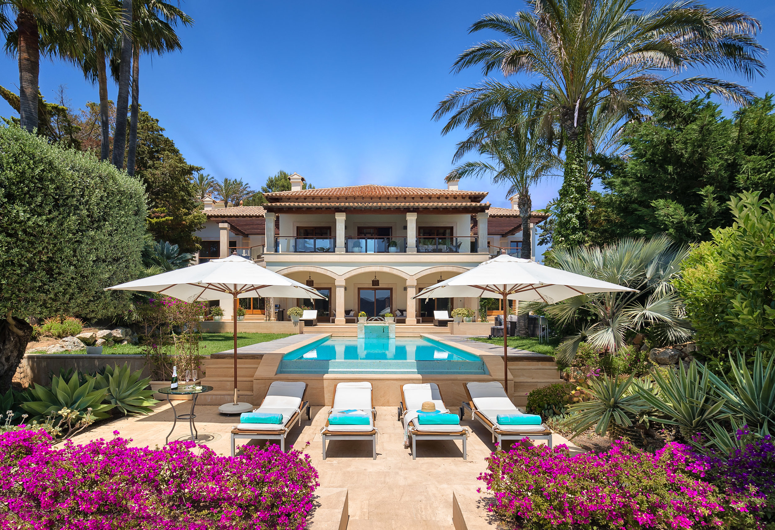 Las Brisas IV, <span STYLE="font-weight: normal">2017</span>