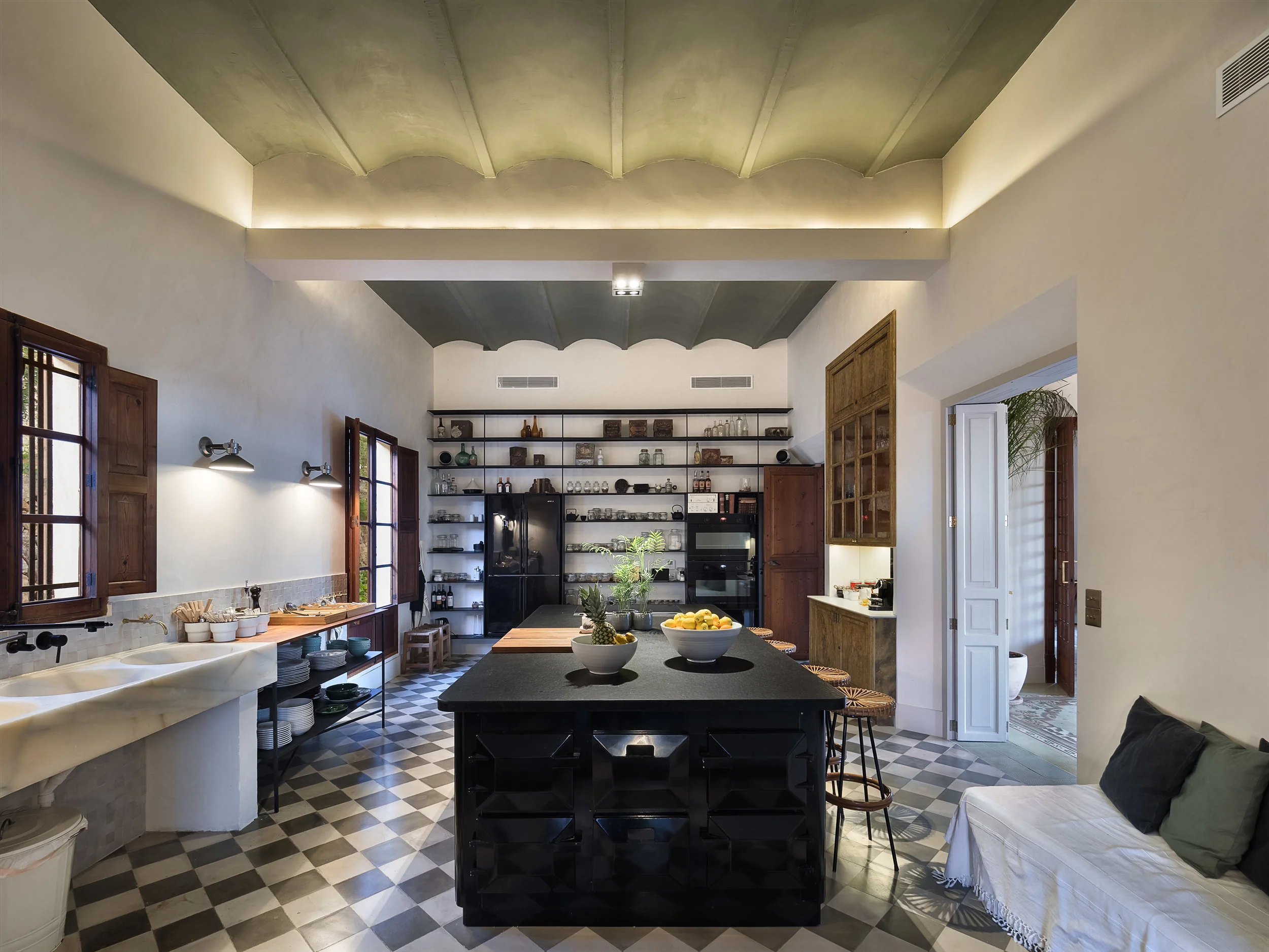 Mansion DUX, 2019