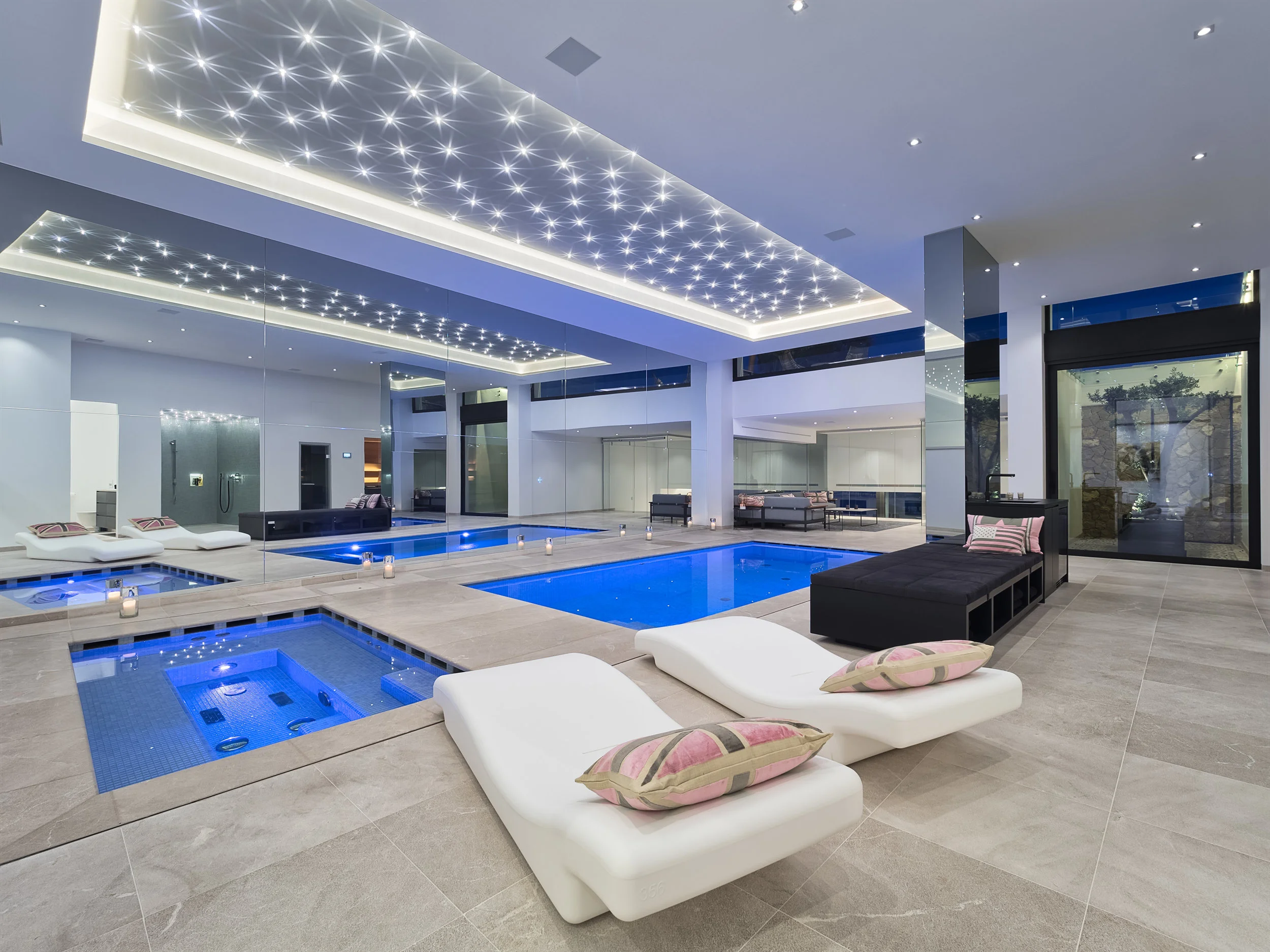 Private Spa, 2019