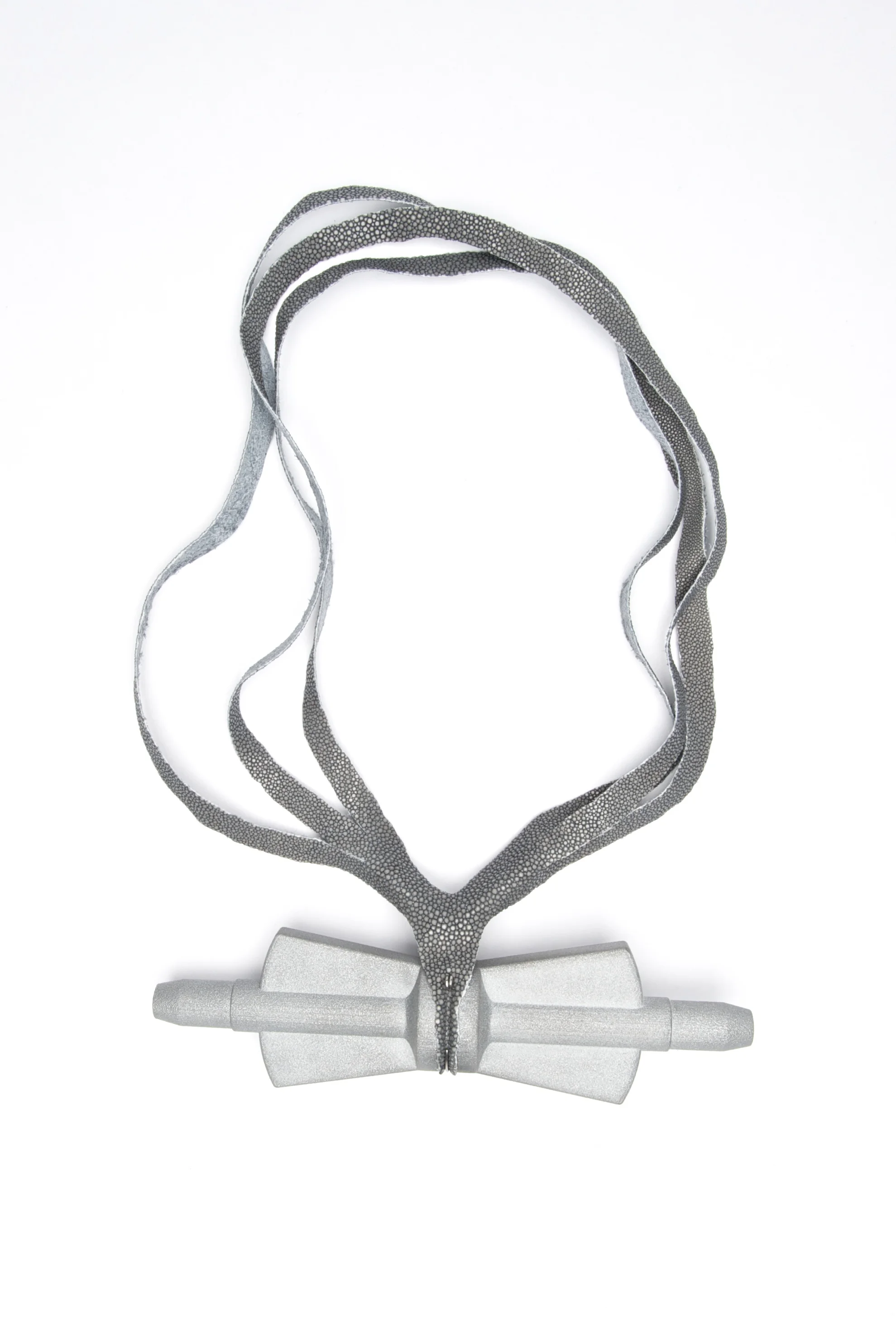 Neckpiece: Pickup03 aluminium, polyamide, stingray leather, steel image: Ian Segal