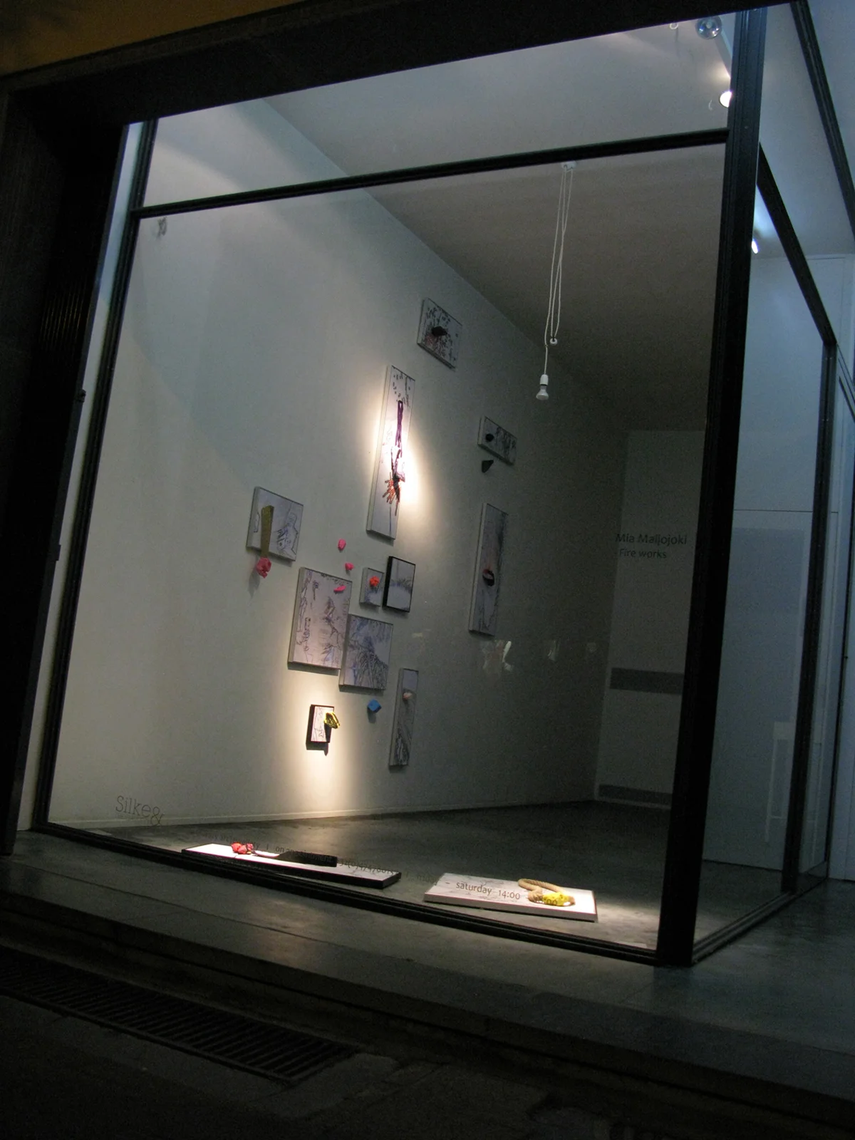 Exhibition on display: Mia Maljojoki - Fire Works Between 2005-2011 Fleischer invited designers and artists to set up events at her space for contemporary jewellery in Antwerp called Silke & The Gallery. Graphic Design: Yves Faes-Dupont Architect: Maike Cuypers. Artists: Celine Adam, Marianne Anselin, Andrea Auer, Janine Arnold, Anna Cardim (Garbage pin project), Christophe Coppens, Carolien Cuyvers, Siegfried de Buck, Daan de Decker, Beate Eisman (Erste Schmuckkantine), Teresa F Faris, Jantje Fleischhut (Op Voorraad), Silke Fleischer, Jennifer Flume, Max Gielis, Masaya Hashimoto, Ineke Heerkens (Op Voorraad), Hanna Hedman, Linde Hermans, Elie Hirsch, Jeannette Jansen (Op Voorraad), Caroline Lerch (Pelican Avenue), Zhao Li, Mia Maljojoki, Jorge Manilla, Jasmin Matzakow, Marieke Pauwels, Helena Schepens, Laure Stroo, Karola Torkos, Aline Vandeplas, Willy van de Velde, Ingrid Verhoeven, Marion Vidal, Tatiana Warenichova, Daniel Weinberger, Koen Weygaerde, Heide Winne, Sayaka Yamamoto Institutions: Books and Jewels - St Lucas University College of Art & Design, Antwerp KDG Table Manners - Royal Academy of Fine Arts, Artesis Plantijn University College Antwerp Insomnia workshop Christophe Zellweger - St Lucas University College of Art & Design, Antwerp KDG Antwerp Fashion Days - (Vitrine) Flanders Fashion Institute