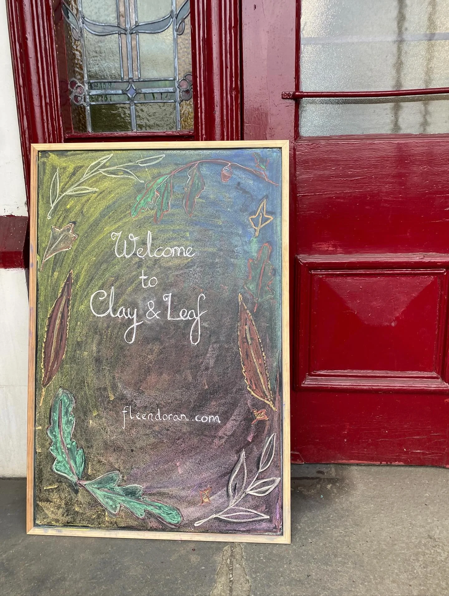 ✨ Clay &amp; Leaf &ndash; Autumn Magic Workshop 🍂
What a beautiful morning! Huge thank-you to all the lovely folk who joined us and brought such joyful creative energy to our seasonal circle of clay, imagination, and woodland wonder. ✨
From shaping 