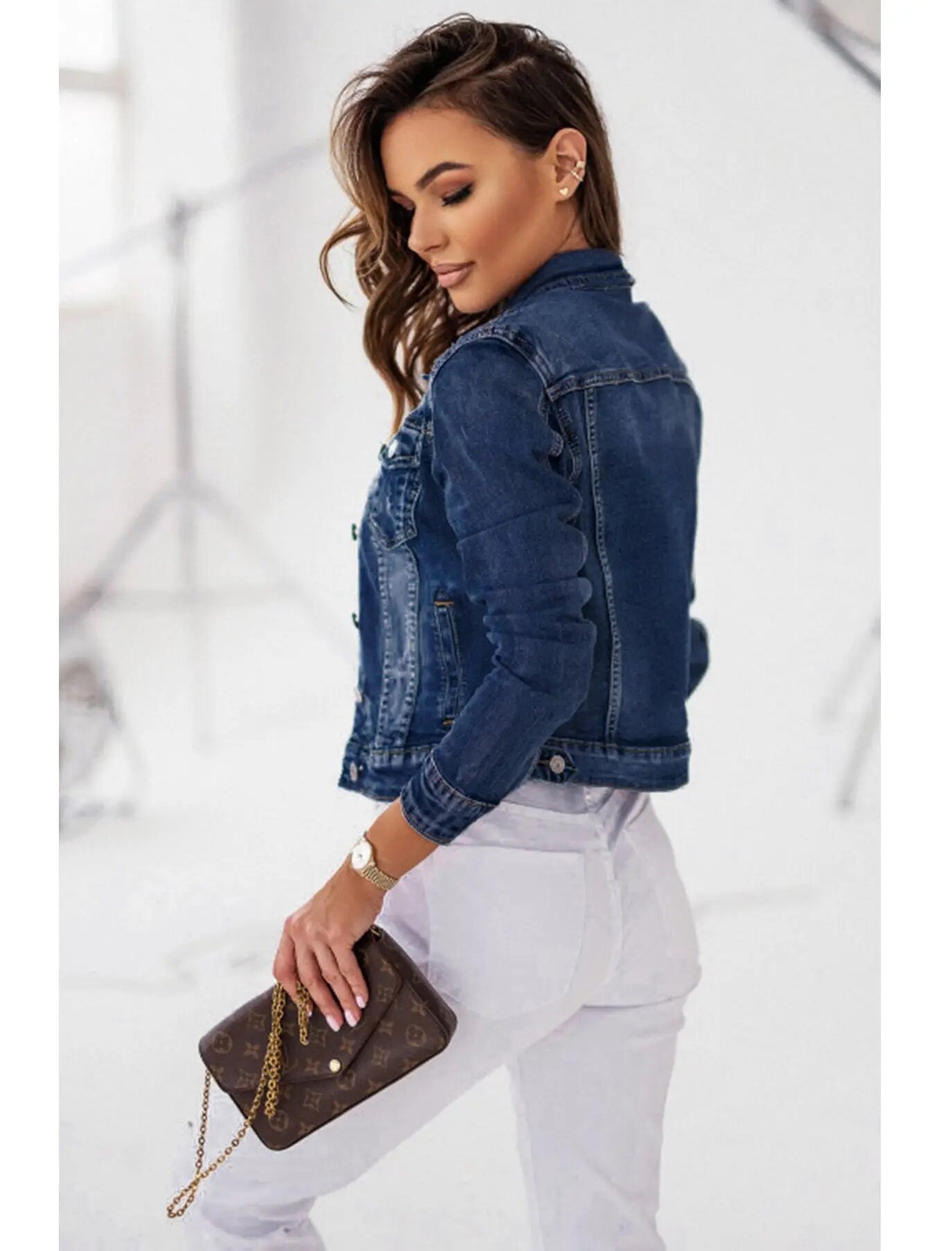 FE96E47F-A191-4968-BDA9-E8BC3C1AD859