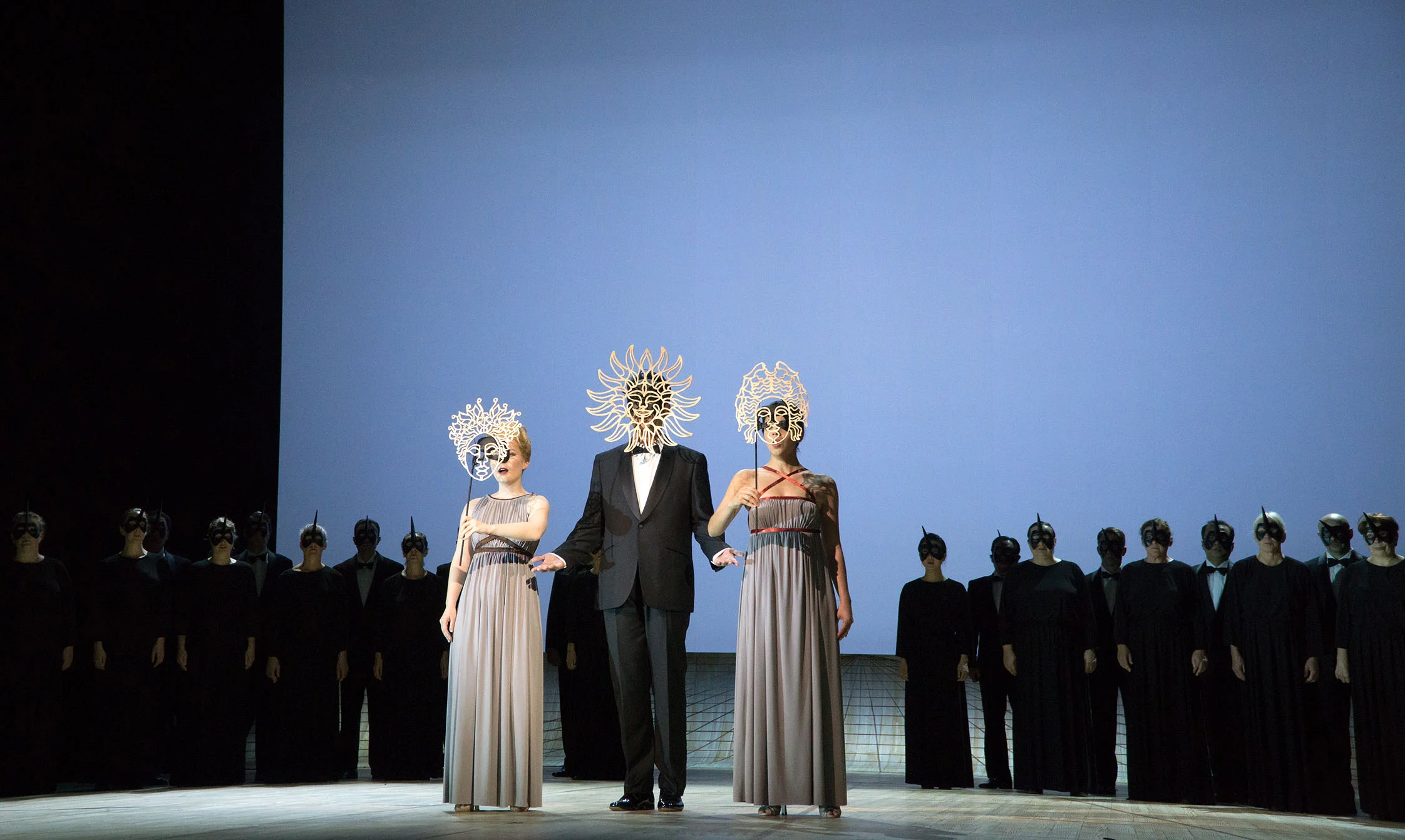 Fleur in "Atys", Oper Kiel 2014/15, ML: Rubén Dubrovsky, R: Lucinda Childs, © Olaf Struck