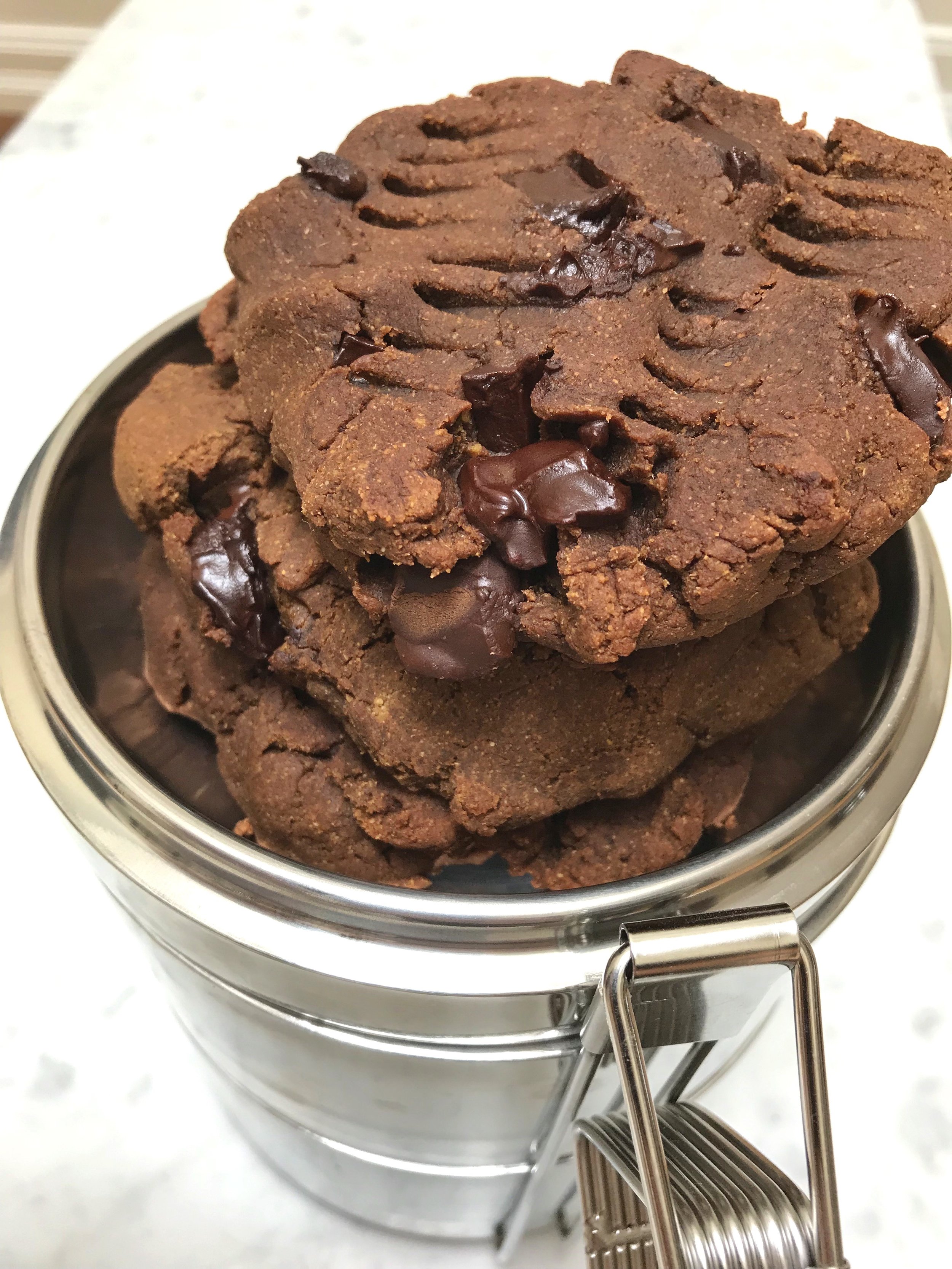 DOUBLE CHOCOLATE SURPRISE COOKIES (grain-free)