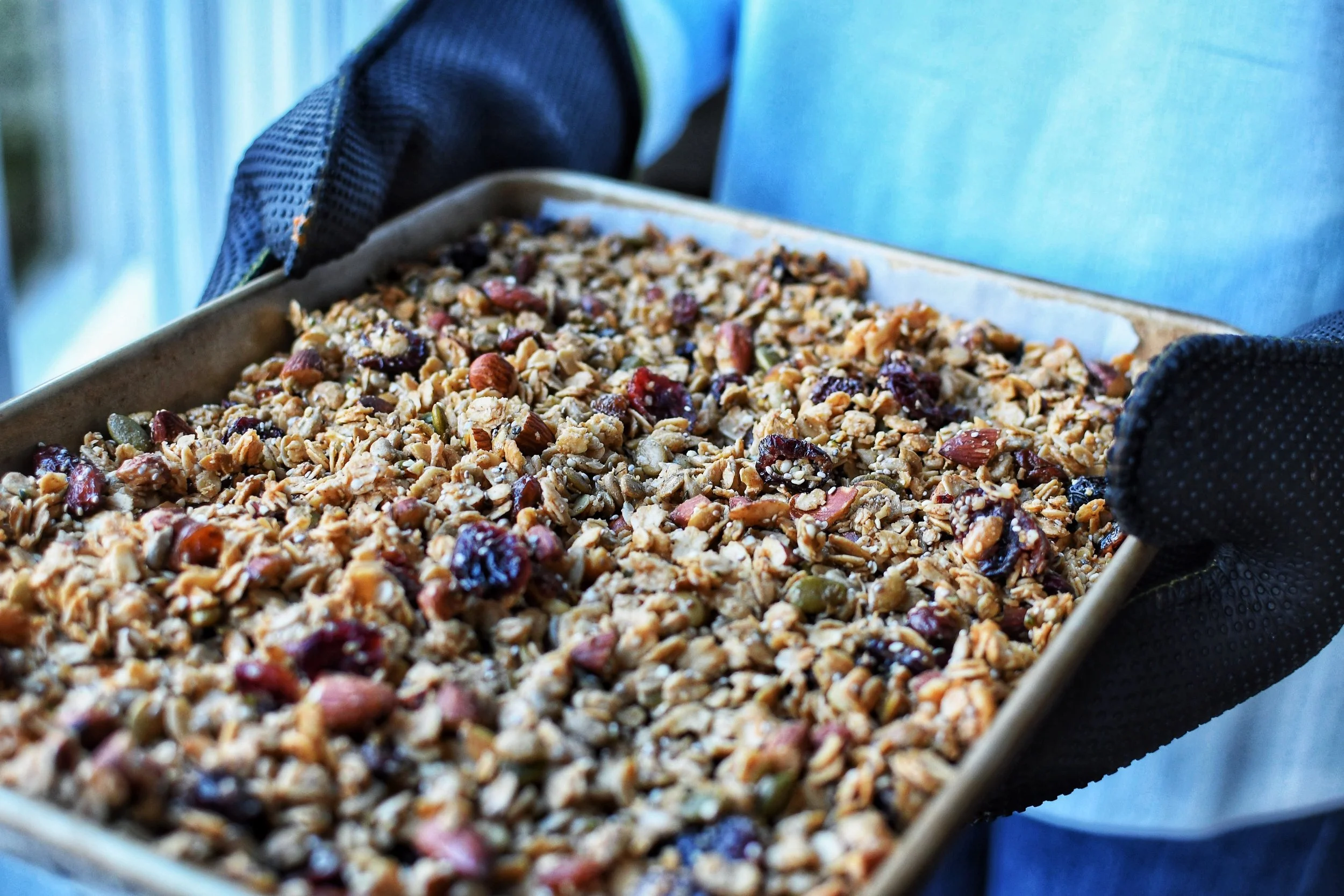 TAHINI CHAI GRANOLA