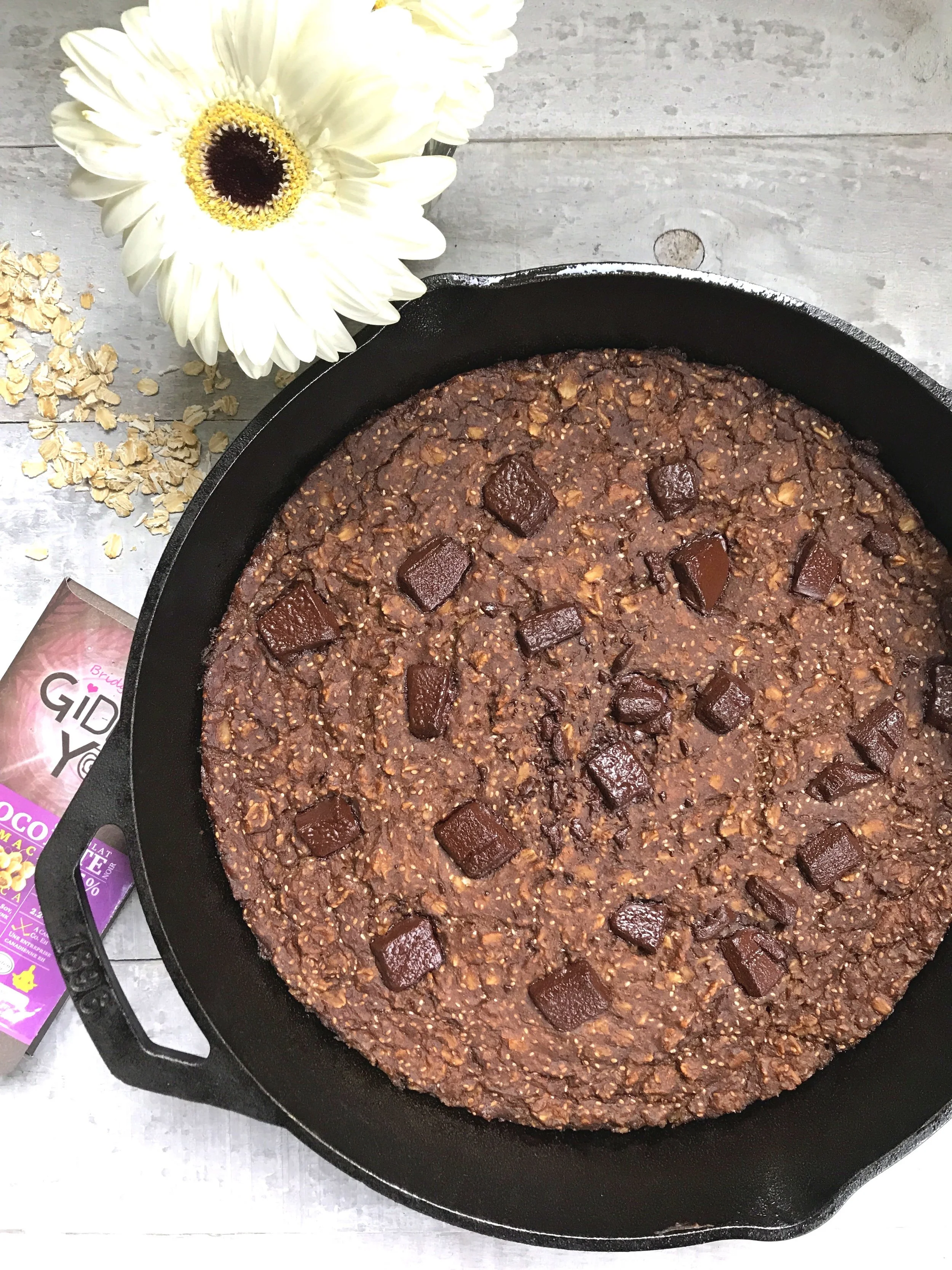 CHOCOLATE PEAR BAKED OATS
