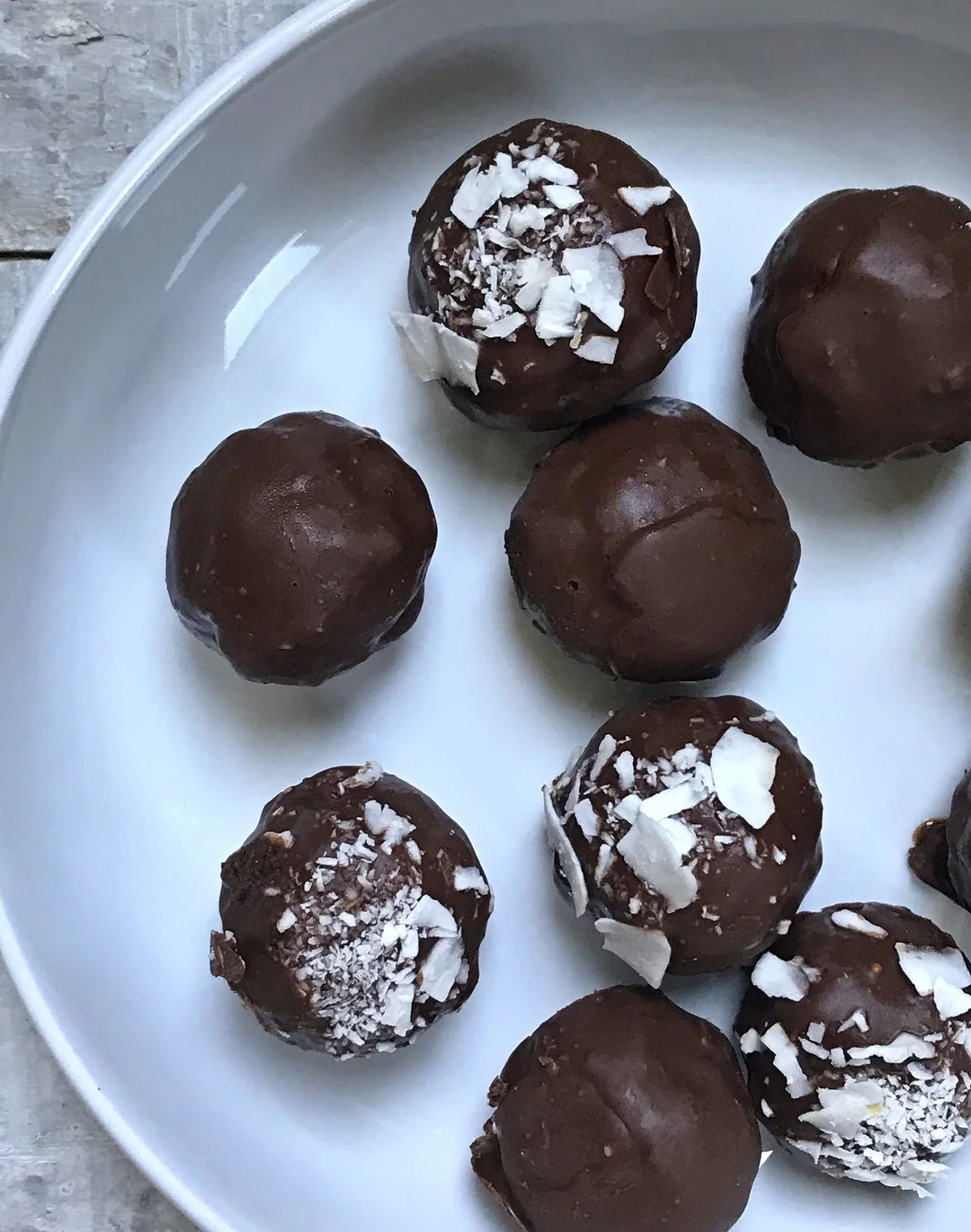 DOUBLE CHOCOLATE & PB BROWNIE BITES