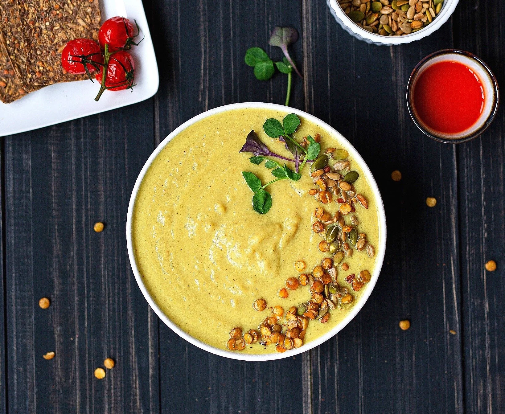 GOLDEN ROASTED CAULIFLOWER SOUP