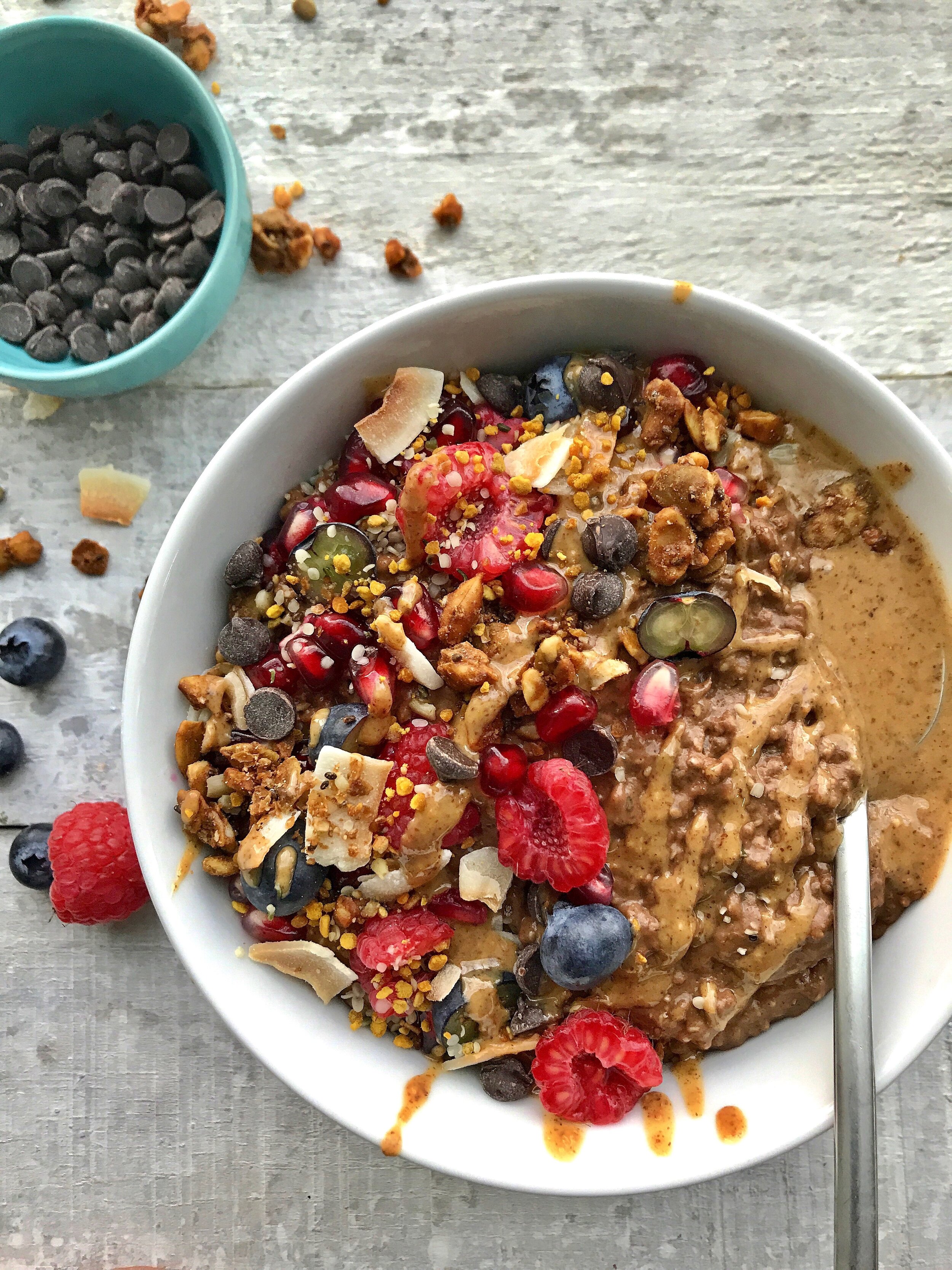 CHOCOLATE ALMOND (MACA) CHIA PUDDING