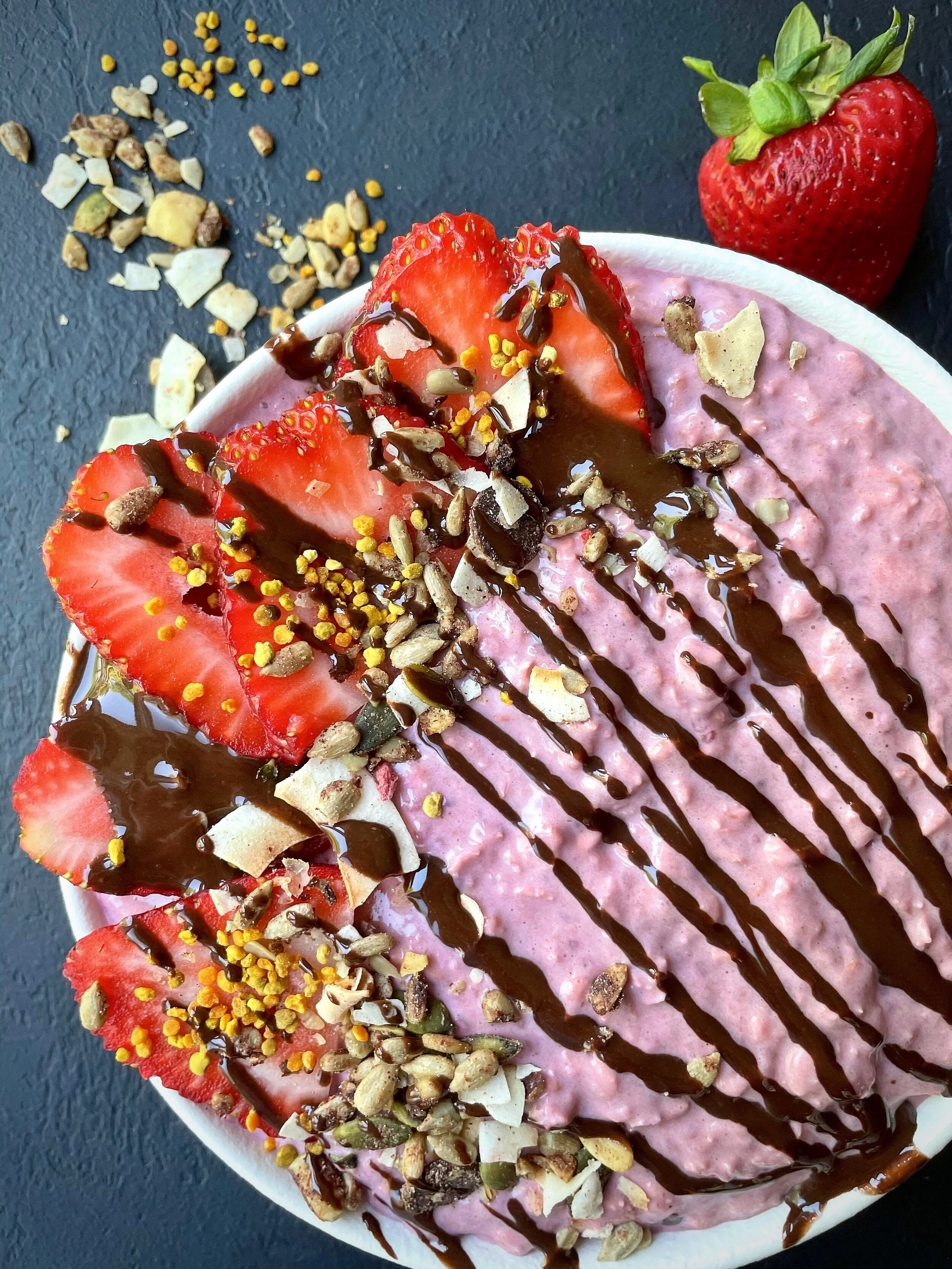STRAWBERRIES & "CREAM" OVERNIGHT PROTEIN OATS