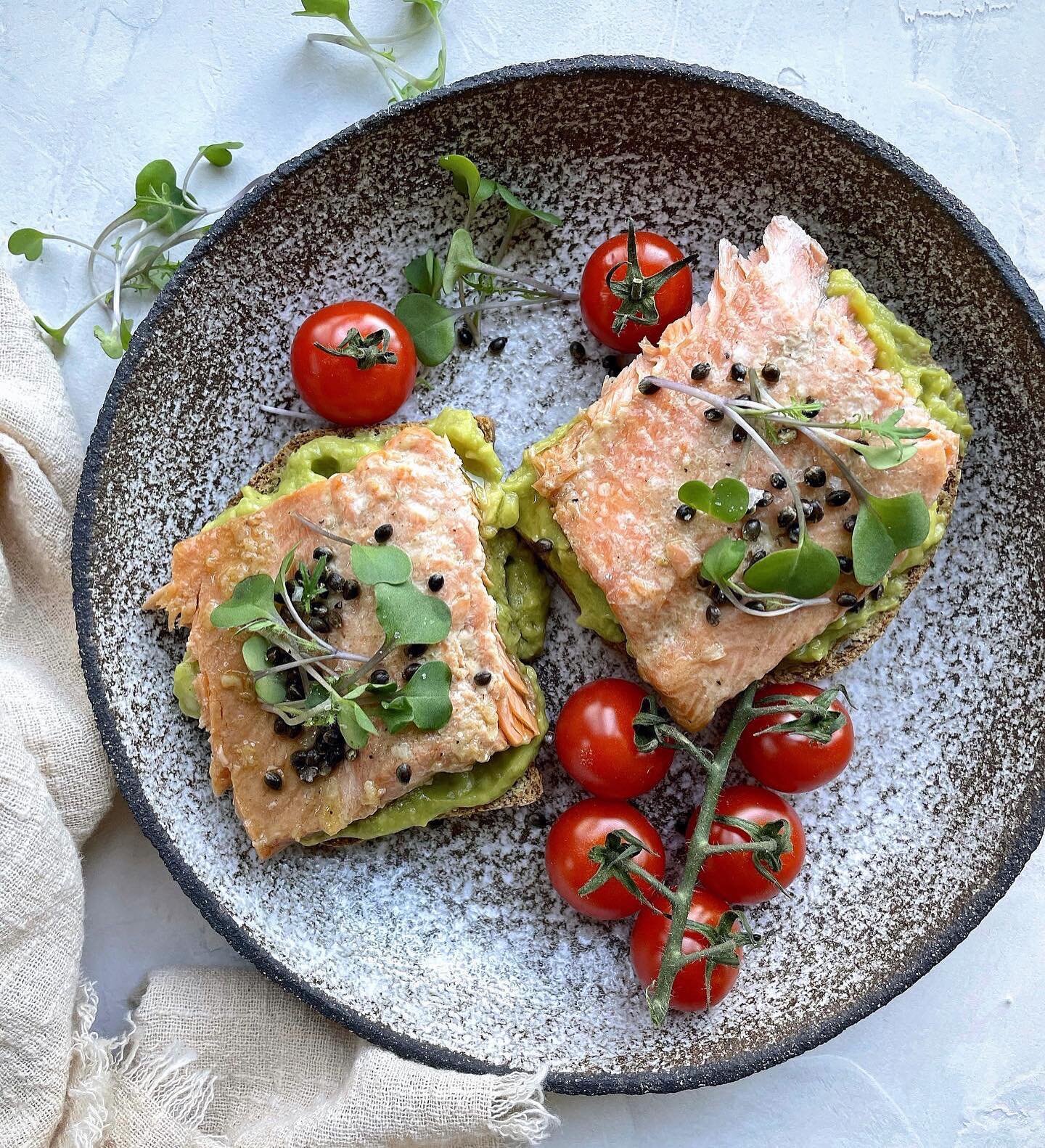 RAINBOW TROUT TOAST for #toasttuesday
⠀⠀⠀⠀⠀⠀⠀⠀⠀
(df, grain-free/gf, paleo, keto options &amp; RSF)
⠀⠀⠀⠀⠀⠀⠀⠀⠀
⭐️ SAVE THIS POST for an easy, nutritious-and-delicious fish recipe my whole family loves! ⭐️
⠀⠀⠀⠀⠀⠀⠀⠀⠀
Yes, I made extra Maple &amp; Soy Gla