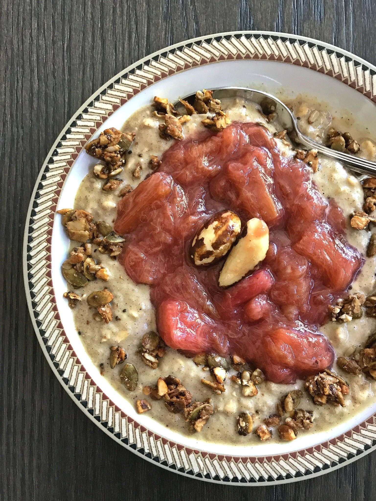 APPLE RHUBARB CRUMBLE OVERNIGHT PROTEIN OATS