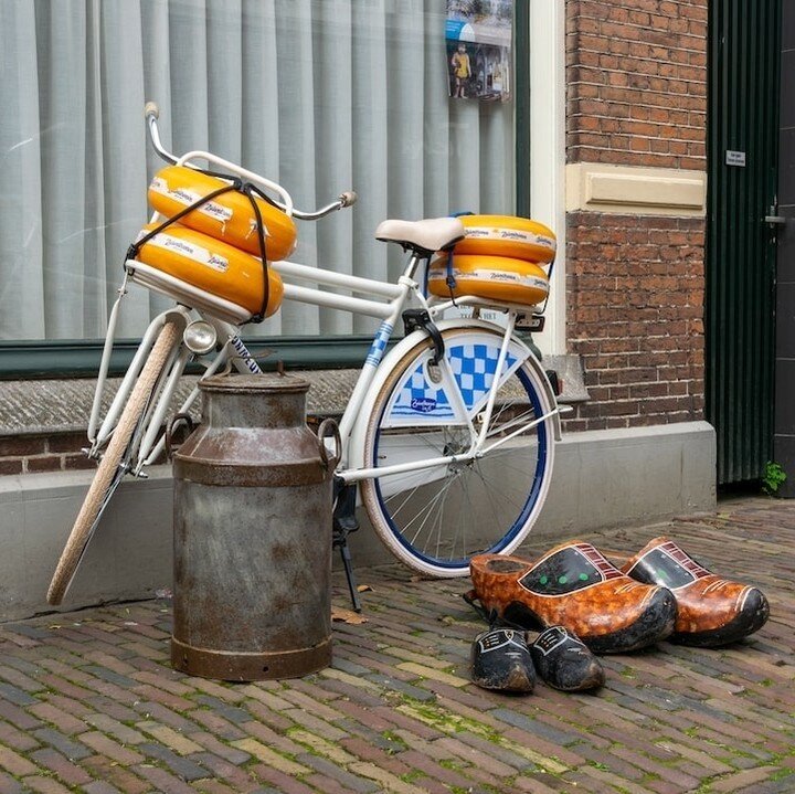 Fun fact about our beautiful city.. Did you know we have more bicycles than people in Amsterdam? The same fact remains true for the country as a whole, actually.⁠
⁠
Us Dutchies love our bicycles and rely on them heavily for daily life as well. A tip 