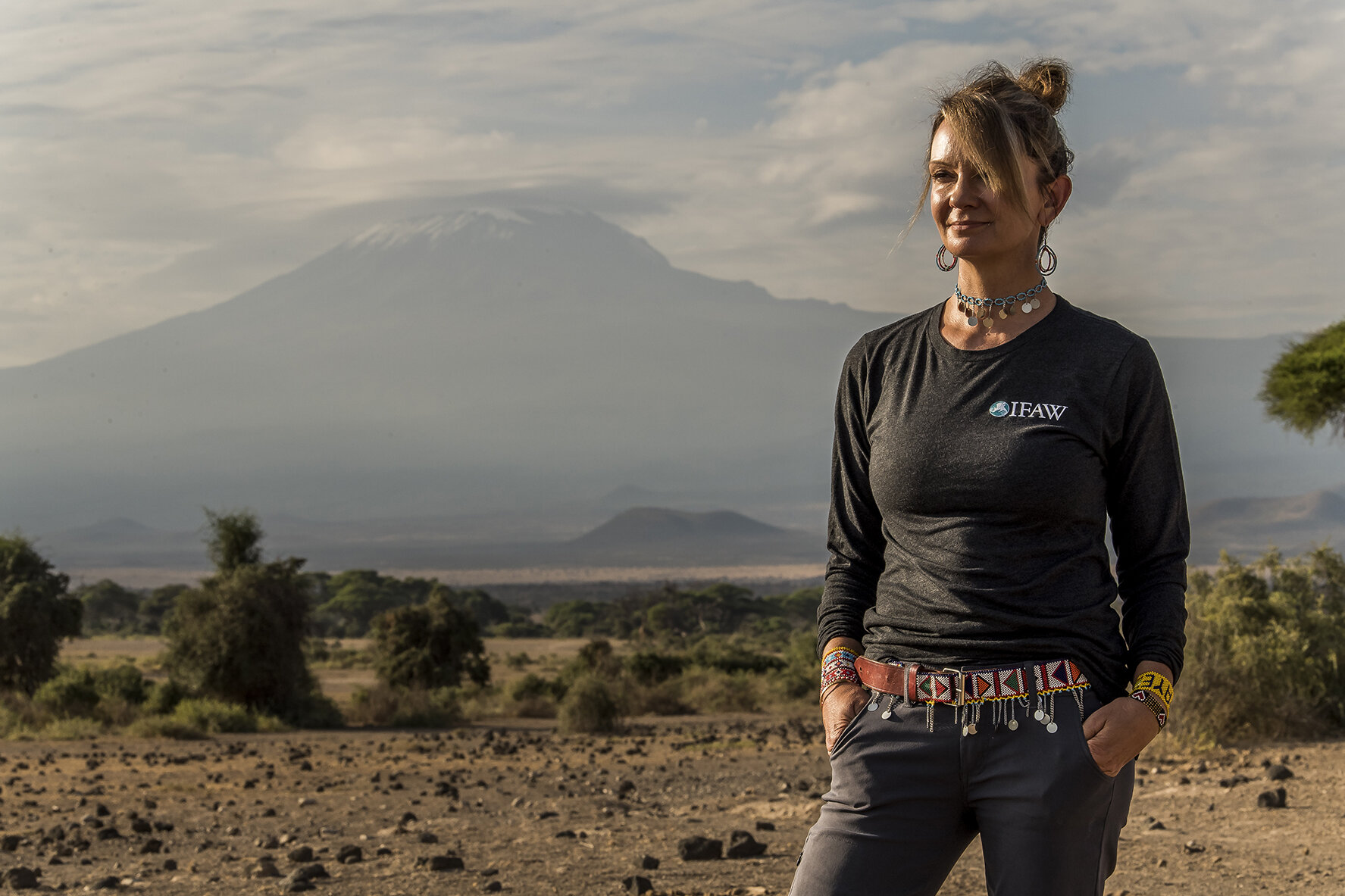 Faye Cuevas, investigator for the International Fund for Animal Welfare (IFAW), a global species protection organization with approximately three million supporters worldwide. The American is an unusual defender of the environment. Military intellig