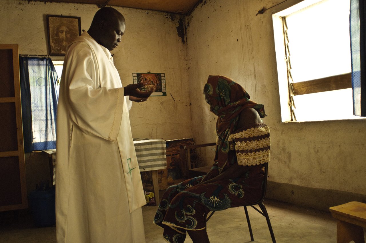 La Croix - Father Amédé, Chad