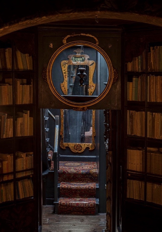 Jean-Baptiste Hugo, Palier Bibliothèque, Hauteville House , 2015. Subligraphy on ChromaLuxe, limited edition of 10.
