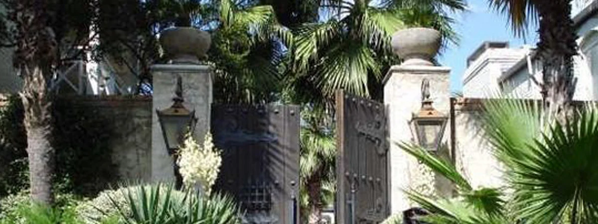 BELLA GARDENS