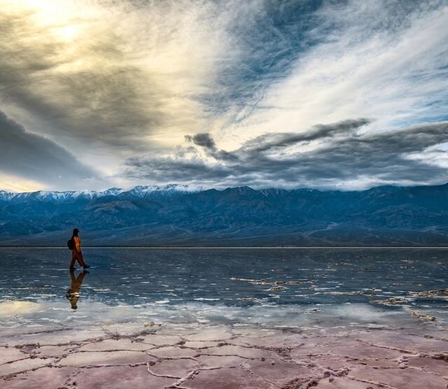 I just want to share.... I have a crush on national parks.

#deathvalleynationalpark #findyourpark #badwaterbasin #nationalparks #nationalparkgeek #cloudzdelight #exploremore #gooutside #peoplewhoexplore #fujixt3 #fujifilm_xseries #hoyatough #outdoor