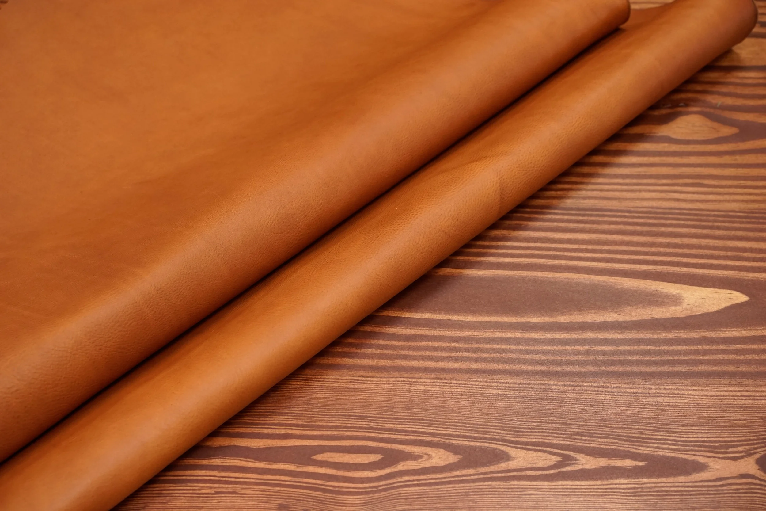 Minerva Box in Caramel