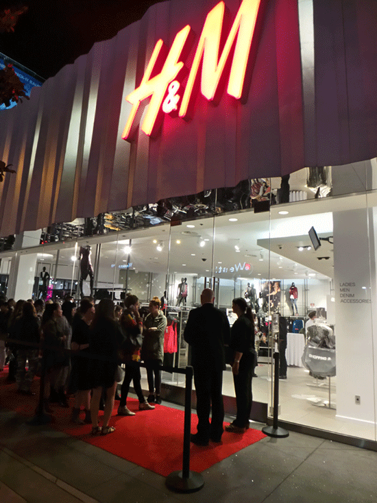 H&M Closing 150 PLus stores .gif