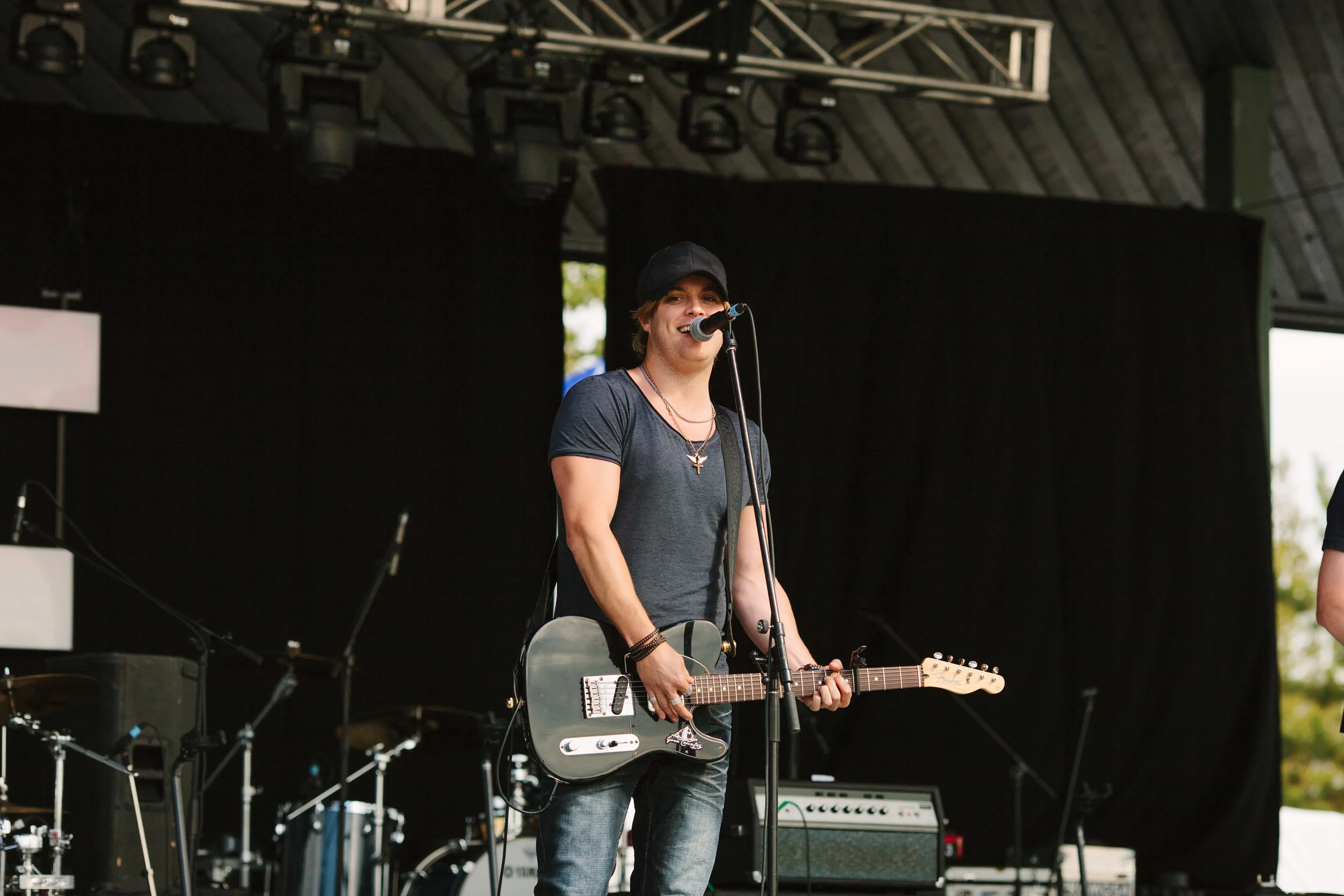 gonecountry_blush_130.jpg