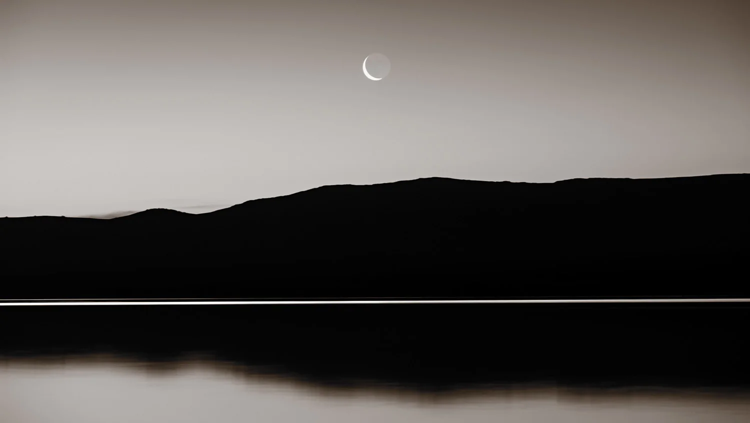 kiss-of-the-moonrise-1.jpg