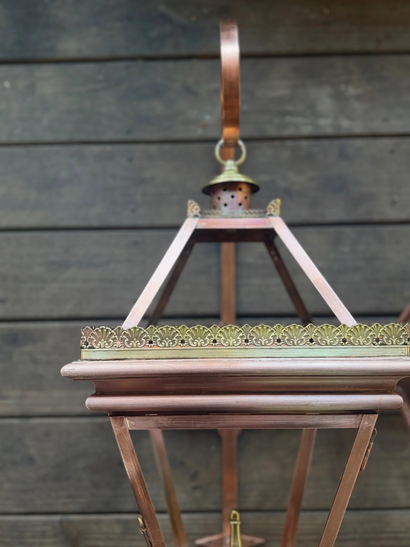 Belle of the ball!!!! 

#customlighting #gaslantern #charleston #charleston #historicarchitecture #historiccharleston #southofbroad