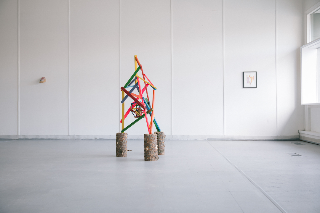  Perry Rath.&nbsp; Field Gaze . 2017. Wood, paint, suet, seed, string, mesh.&nbsp;Photo by Denis Gutiérrez-Ogrinc.&nbsp; 