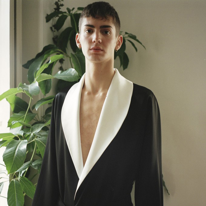 Look at this. I mean just look at this. the only thing going through my head when I see this is. "CHIC AS FUCK. VERSATILE AS FUCK" key components when you are building a wardrobe.
