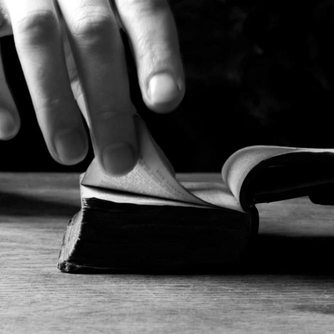 Uncanny Readings: The Remembering Body