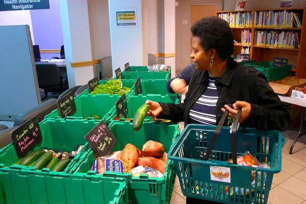 Garden on the Go® Brings Fresh Produce to At Risk Indianapolis Neighborhoods