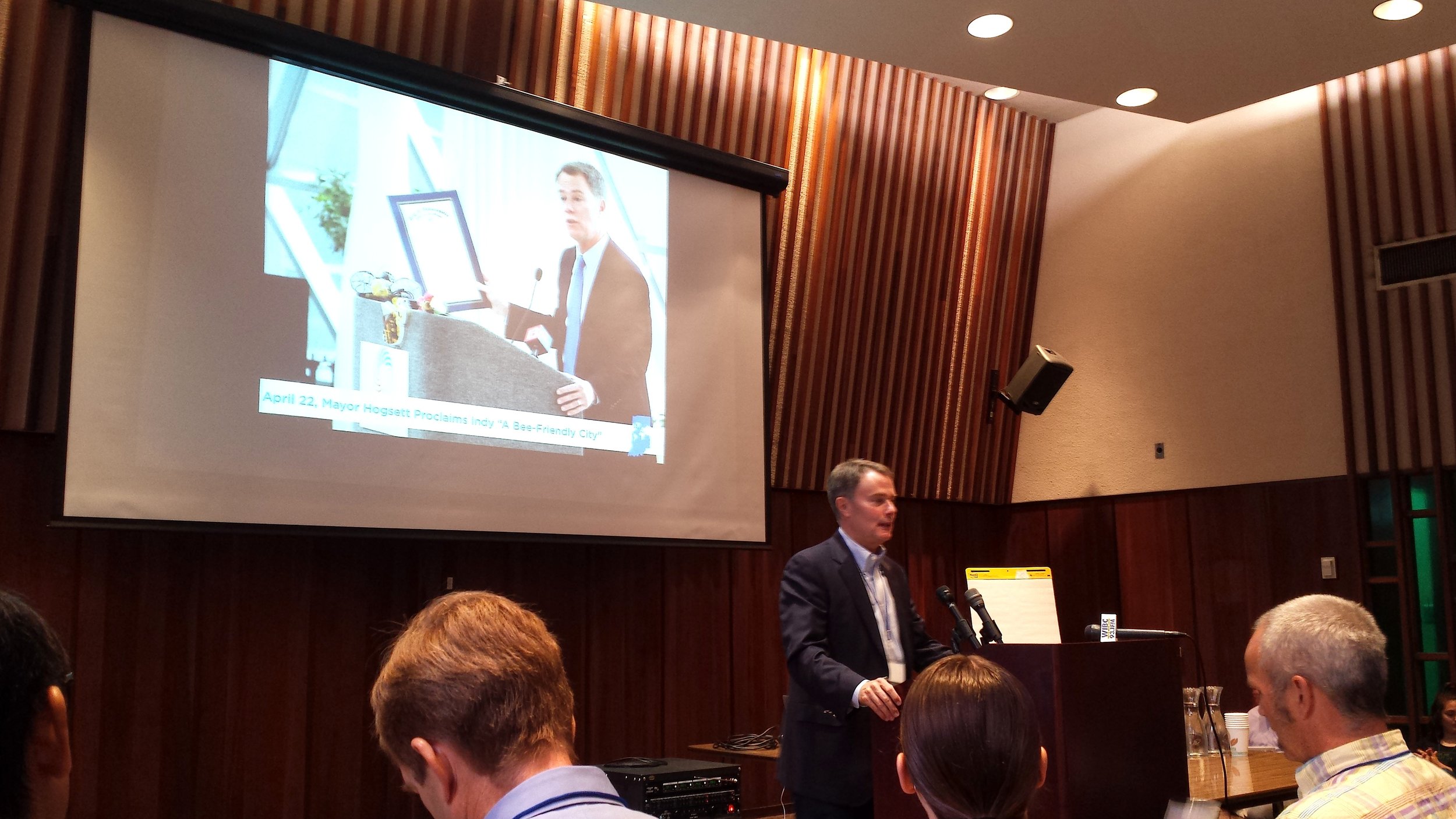  Indianapolis mayor Joe Hogsett addresses the Climate Leadership Summit. 