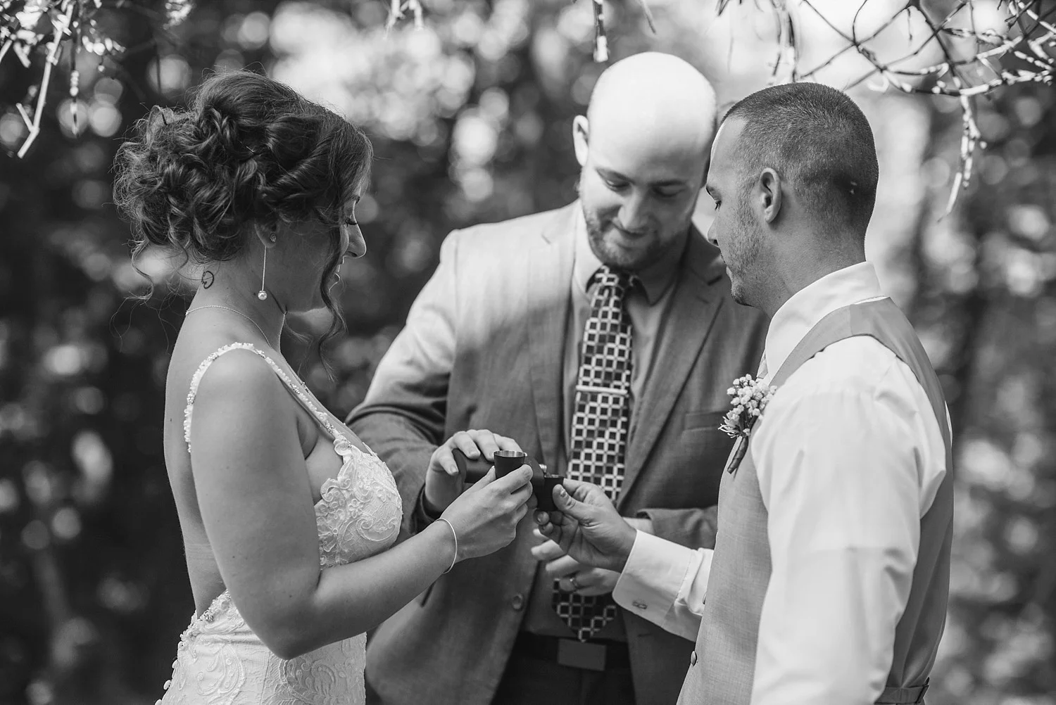 Mohican-Grand-Barn-Wedding_0021.jpg