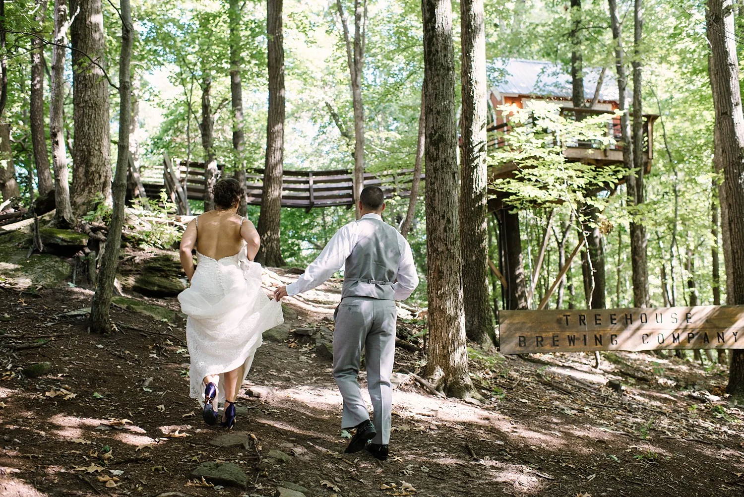 Mohican-Grand-Barn-Wedding_0033.jpg