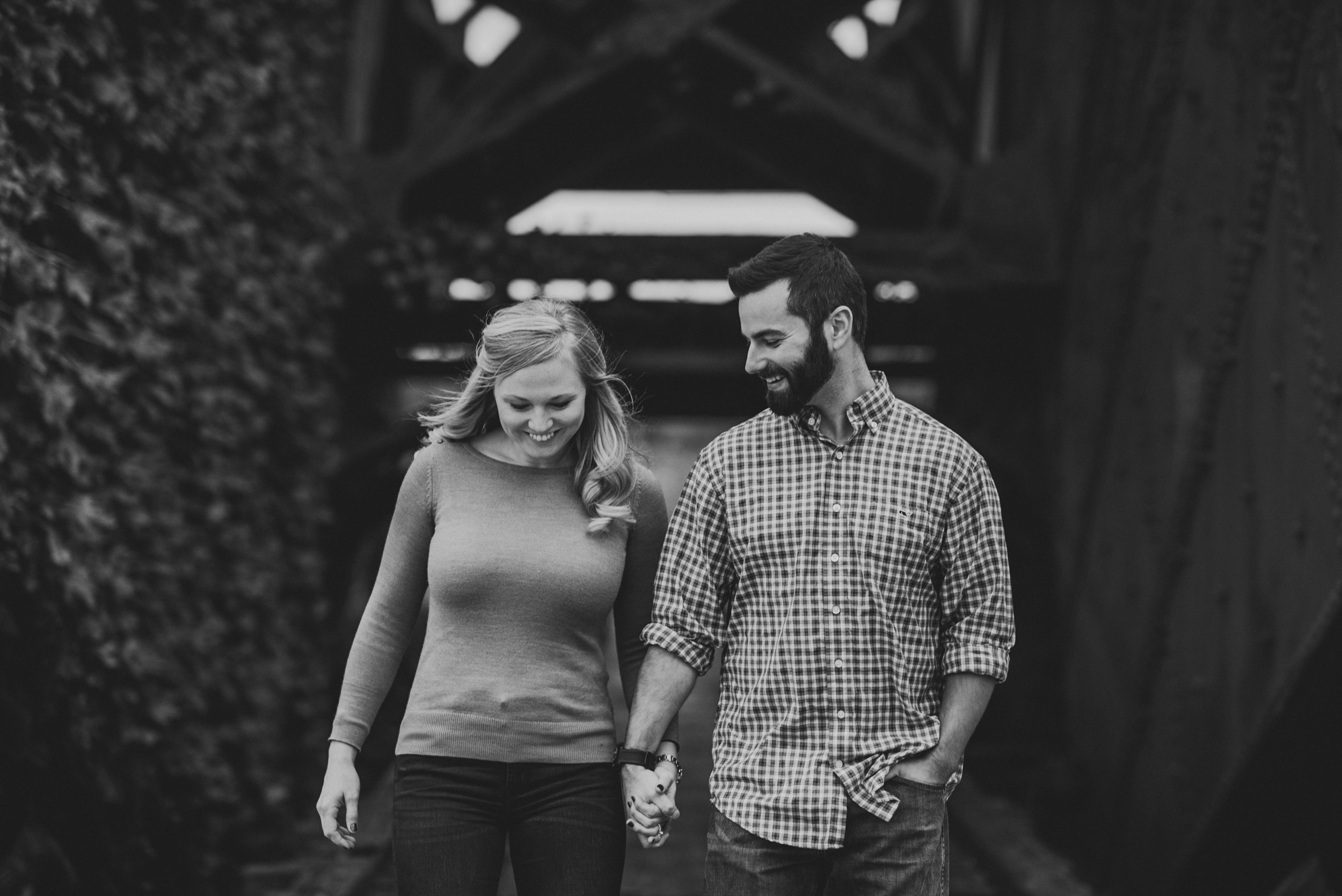 Edgewater Park Cleveland Engagement Session-0009.jpg