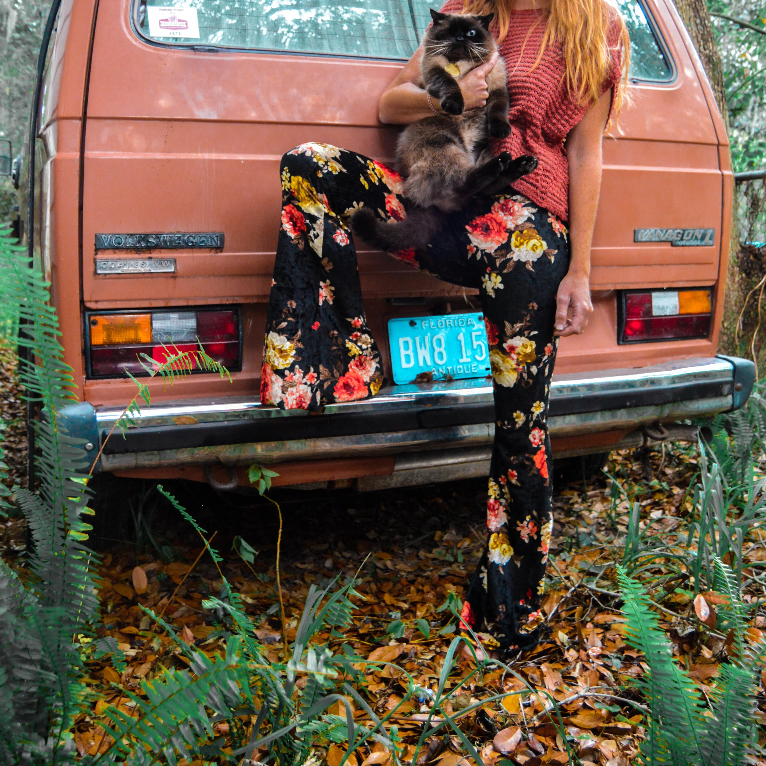 Velluto Di MaggioWhen we think of velvet, we might think of luxurious settings, or perhaps our favorite winter dress as a little girl. Not anymore! Velvet is everywhere and works on everyone.