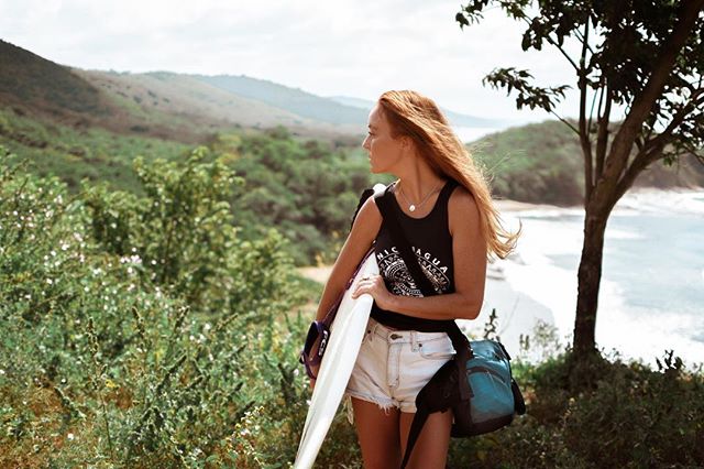 Just over the mountain, the view is pretty dang nice. #nicaragua
.
.
.
.
.
#surfing #surfboards #girlssurftoo #surfergirls #atanabags #atana #yoga #yogabag #yogamatbag #levis #vintagelevis #sjds #sanjuandelsur #redhair #buenavista #tamarindo #playata