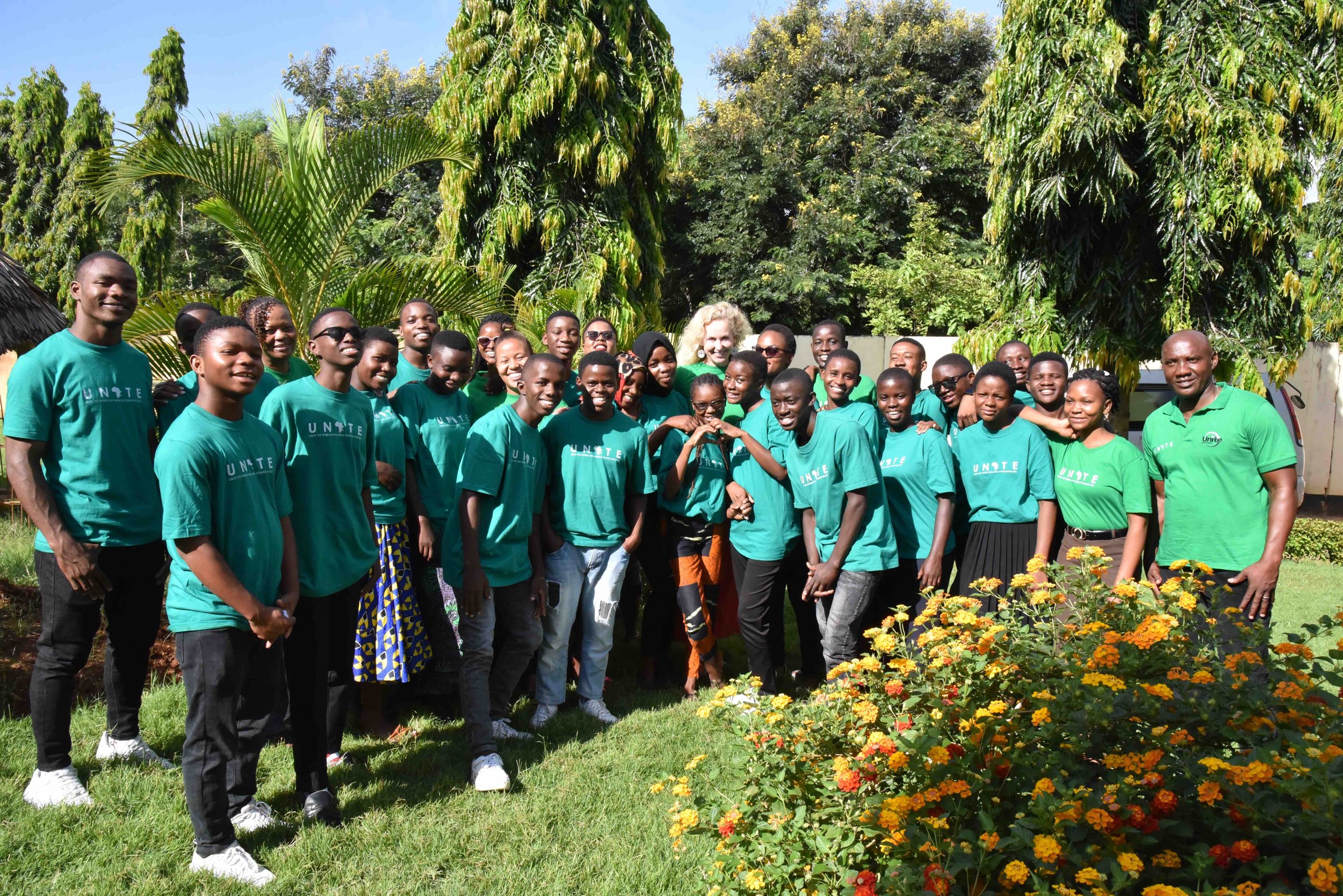 Anne and new class of Unite Scholars with team_March 2024.jpg