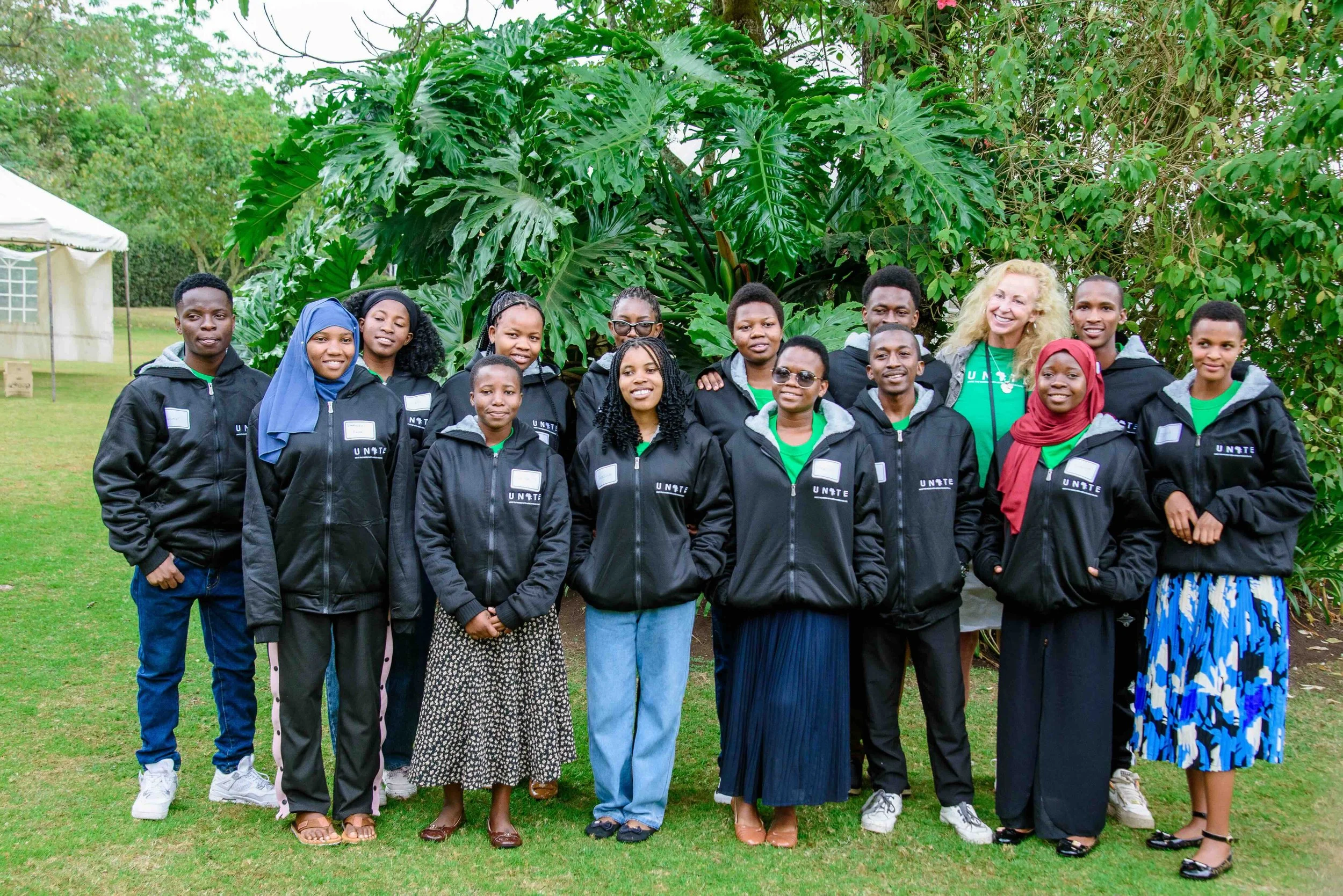 2025.10.15_Unite 2023 scholars with Anne Wells.jpeg