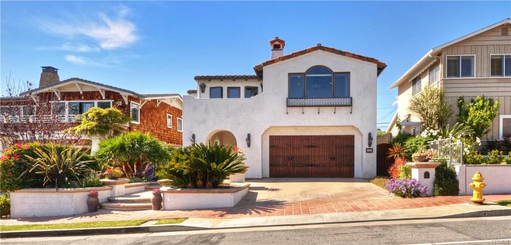 222 W Avenida Valencia