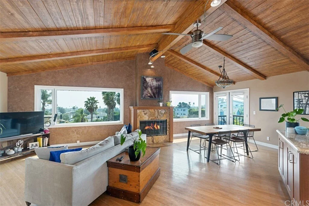 33859 Violet Lantern B.jpg