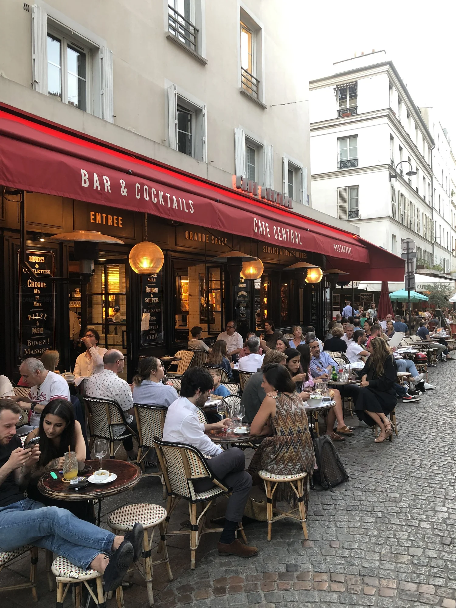 Best restaurant near Eiffel Tower ROOTS & BLOOMS
