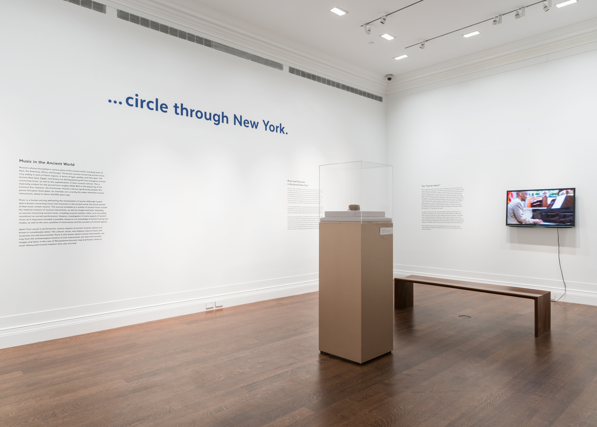 Circle-Through-New-York-exh_ph169.jpg