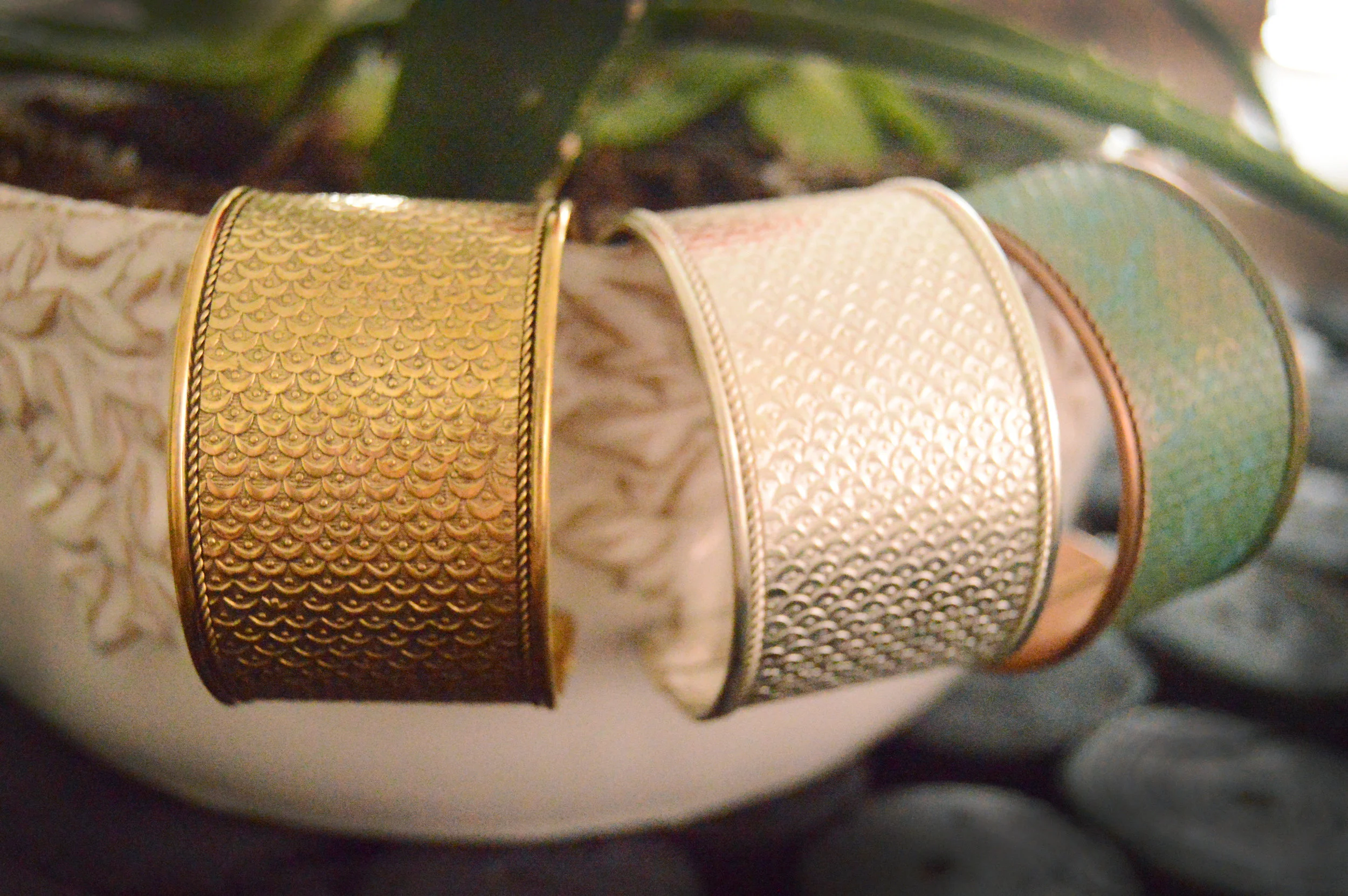 ART DECO SCALLOP CUFF 