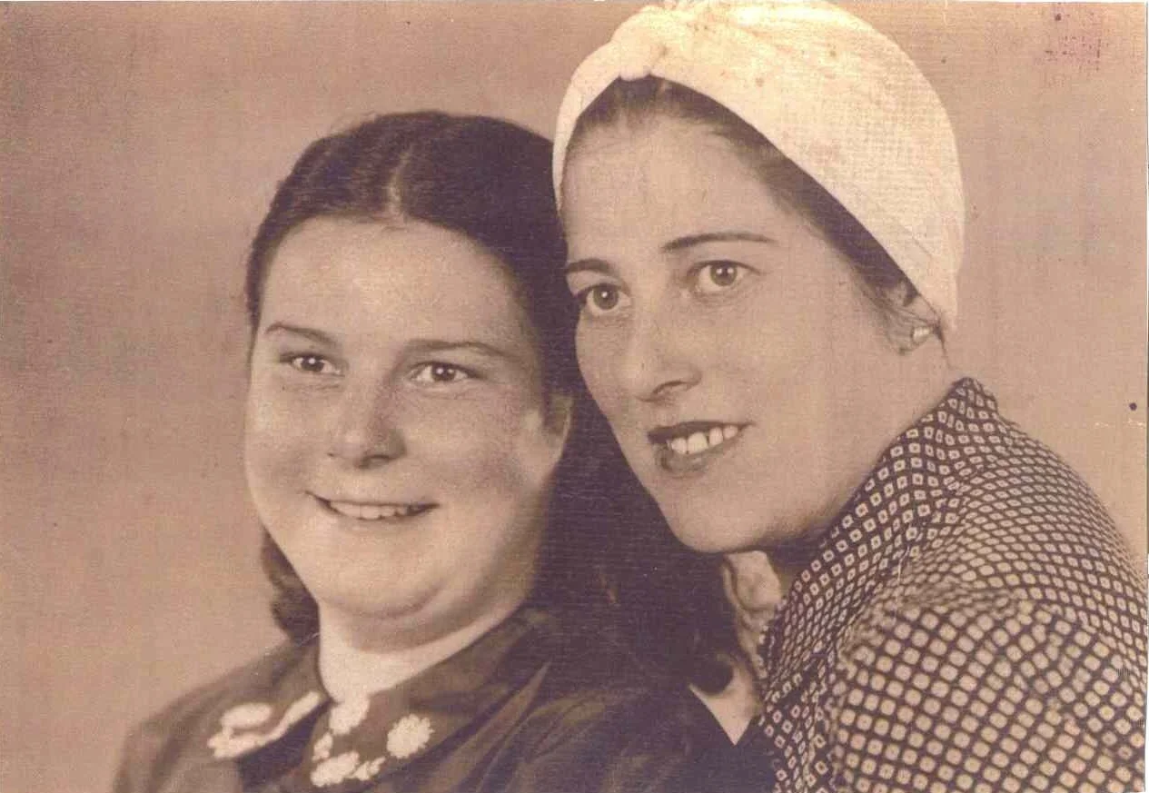 08. 1944 Trudy & Mother Irene Passel- Angel 1939-.jpg