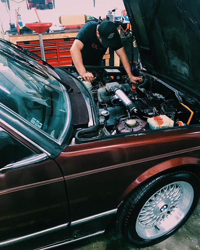 Up next. 🤞🏼
&bull;
&bull;
#canon #agameoftones #thecreatorclass #fatalframes #moodygrams #visualambassadors #theimaged #heatercentral #lifestyleblogger #illgramers #leagueoflenses #edgygrams #735i #mpower #exploreontario #e32 #bmwclassic #bmw #euro
