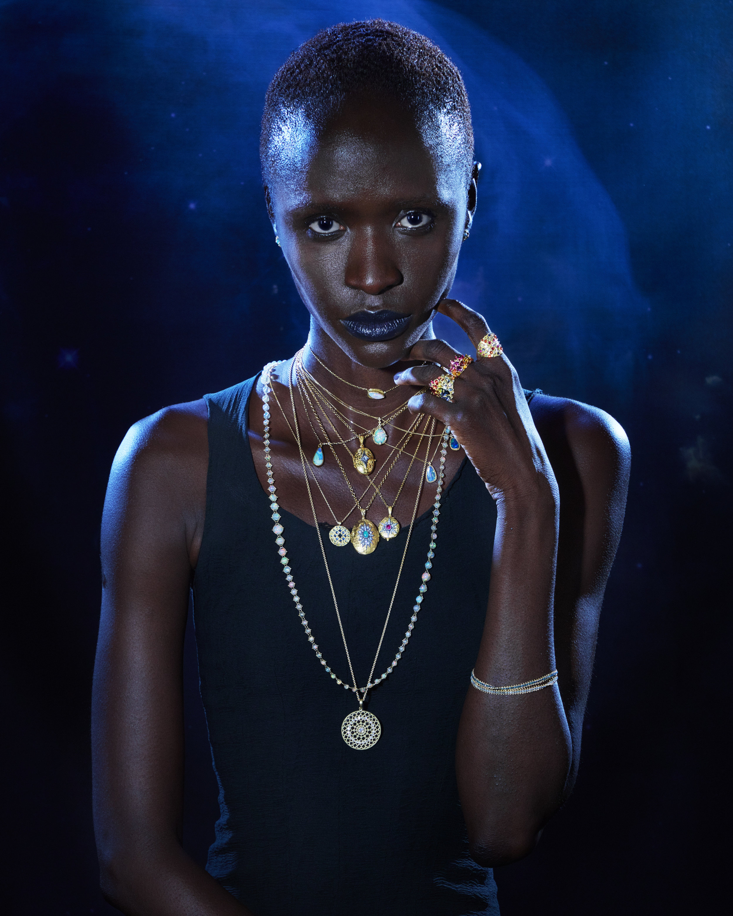 2017_HGG_Dark_Jewelry_043_Master_a.jpg