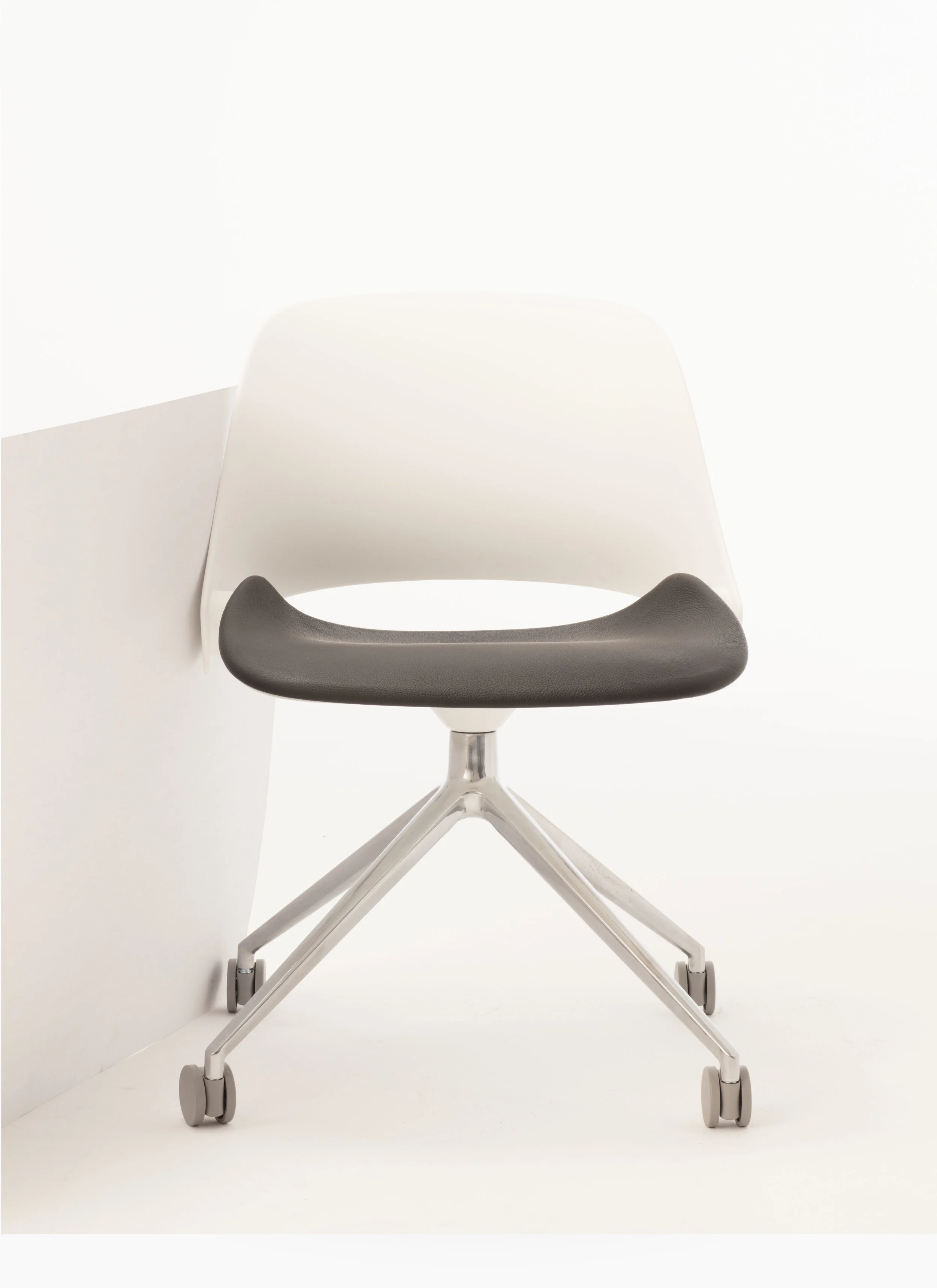 2016_11_08_Humanscale_TBS4813_R02-b.jpg